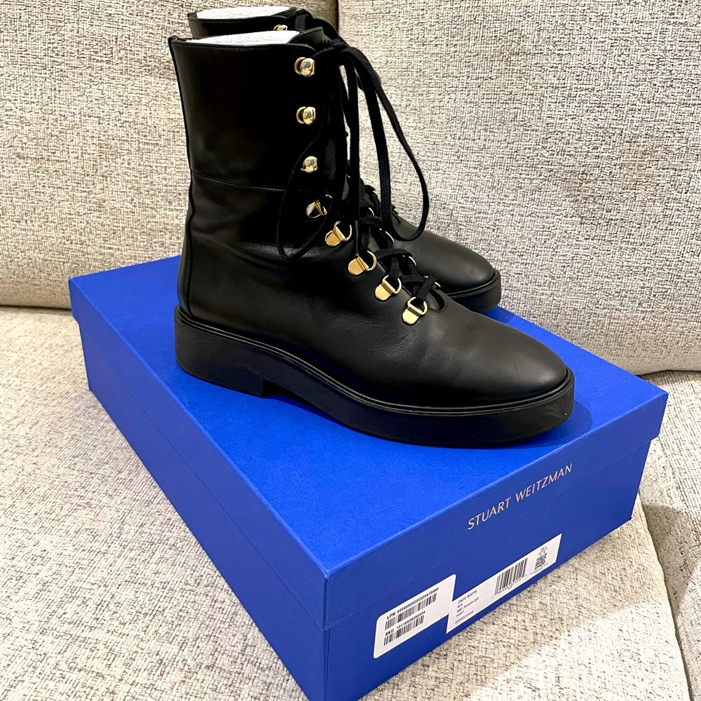 Stuart Weitzman Zadie Leather Bootie - 8.5 size